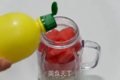 Make Watermelon peach juice step 4