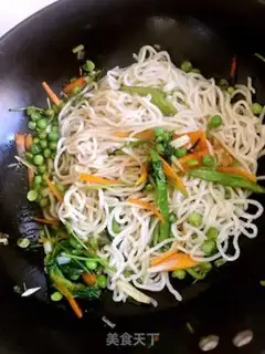 Make Sea cucumber noodles step 3