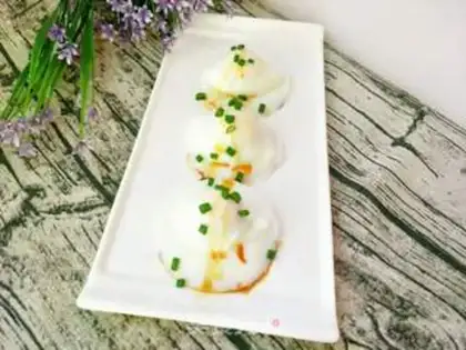 Make Water and eggs step 0