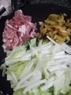 Make The cabbage, the meat step 0