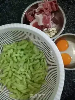 Make Scrambled eggs and meat step 0