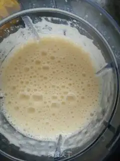 Make Pineapple popsicle step 1