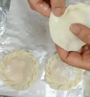 Make Mini fruit pie step 1