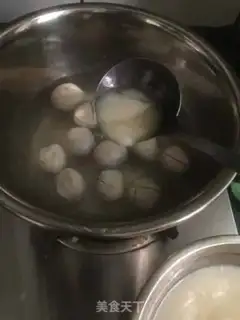 Make Smelt meatball soup step 1