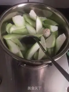Make Smelt meatball soup step 2