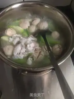 Make Smelt meatball soup step 3