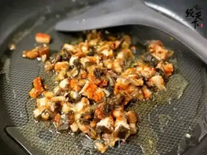 Make Quaffle egg fried rice step 4