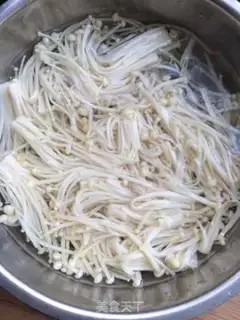 Make Frozen needle mushrooms step 2