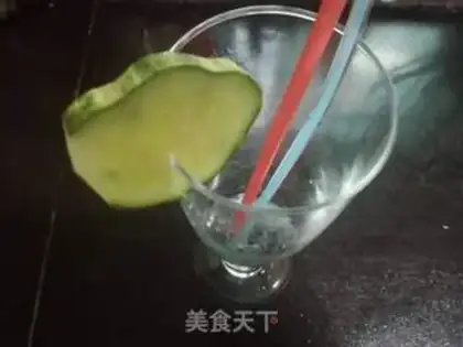Make Apple cucumber juice step 1