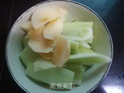 Make Apple cucumber juice step 2