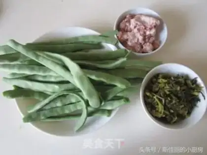 Make Snow gravy meat and four season beans step 0
