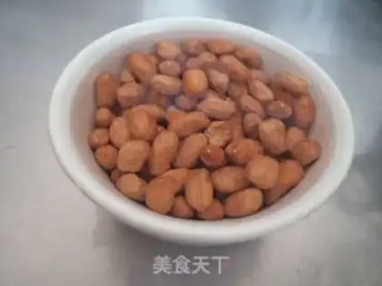 Make Peanut rice pig hoof step 2