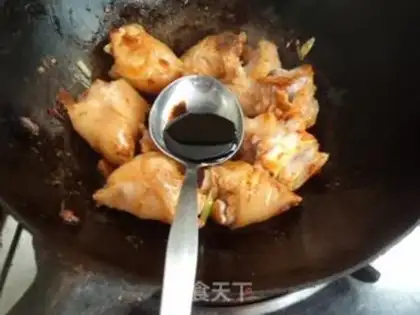 Make Peanut rice pig hoof step 6