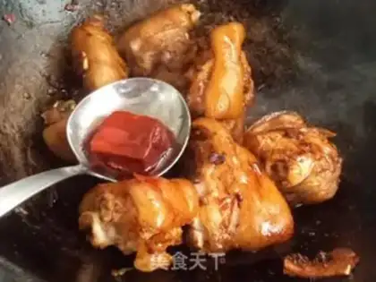 Make Peanut rice pig hoof step 8