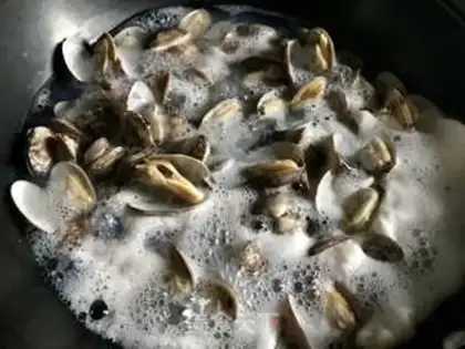 Make Pop-fried clams step 1