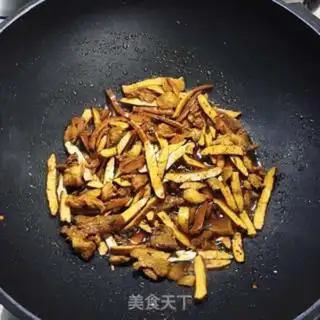 Make Onion dry noodles step 4