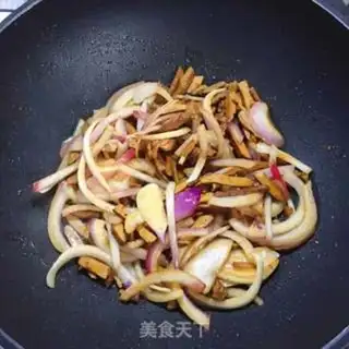 Make Onion dry noodles step 5