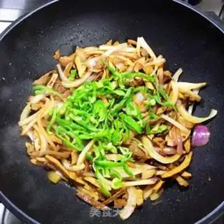 Make Onion dry noodles step 7