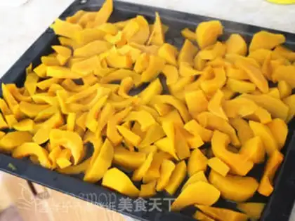 Make Gold pumpkin twat cake step 0
