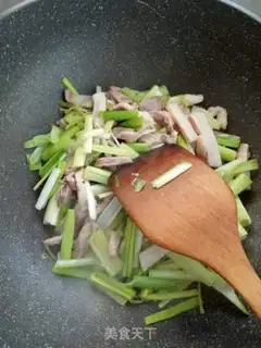 Make Garlic bean sprouts step 2