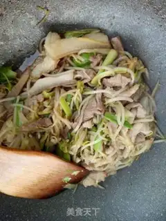 Make Garlic bean sprouts step 4