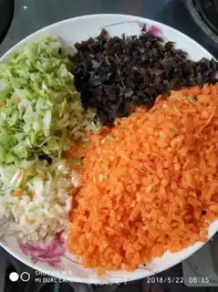 Make Wood carrot, egg and rice step 0