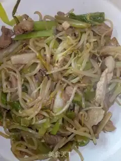 Make Garlic bean sprouts step 5