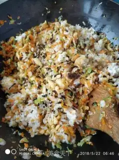 Make Wood carrot, egg and rice step 1