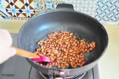 Make Hanging frost peanuts step 5