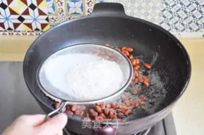 Make Hanging frost peanuts step 6