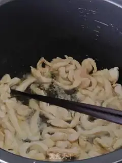 Make Low-fat chicken noodles in the private room step 2