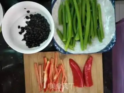 Make Pumpkin guacamole step 1