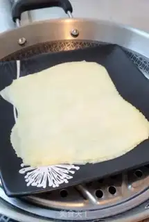 Make Sole egg rolls step 3