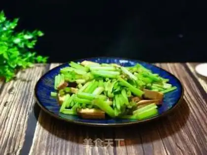 Make Celery fried eggs step 5