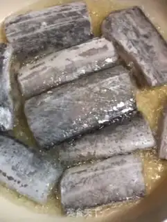 Make Jell-O fish step 4