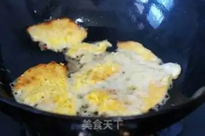 Make Cracker and egg yolk step 4