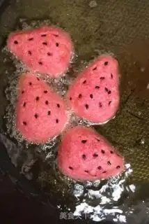 Make Strawberry bean bag step 5