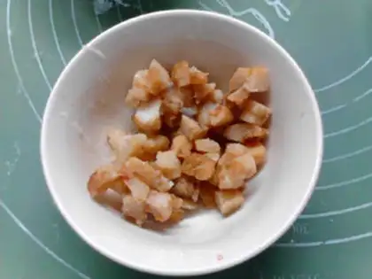 Make Onion onions for noodles. Kang step 1