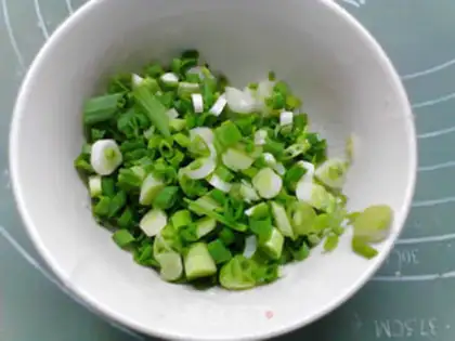 Make Onion onions for noodles. Kang step 4