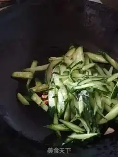 Make cucumber fried golden mushrooms step 4