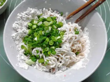 Make Onion onions for noodles. Kang step 8