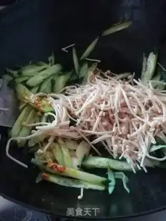 Make cucumber fried golden mushrooms step 5