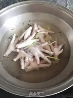 Make Frozen chicken claws step 1