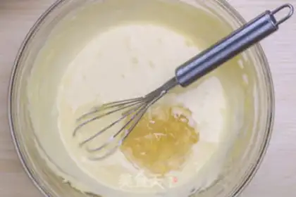 Make Cyberbox cake step 17