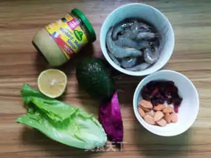 Make Cream shrimp salad step 0