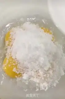 Make Egg yolk cream step 1