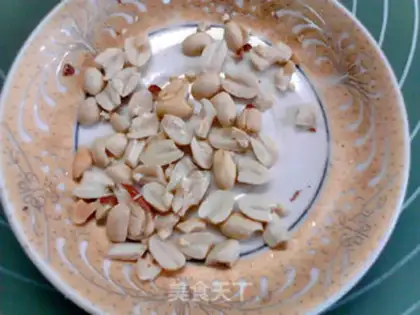 Make A macaroni with peanuts step 6