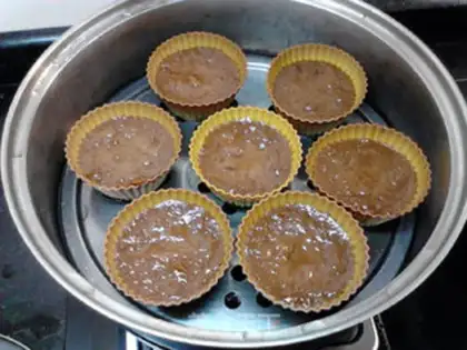 Make Smoky red rose cake step 7