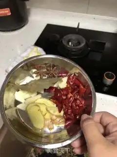 Make Spicy beer duck step 1