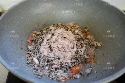 Make Hot cabbage tuna quinoa step 4